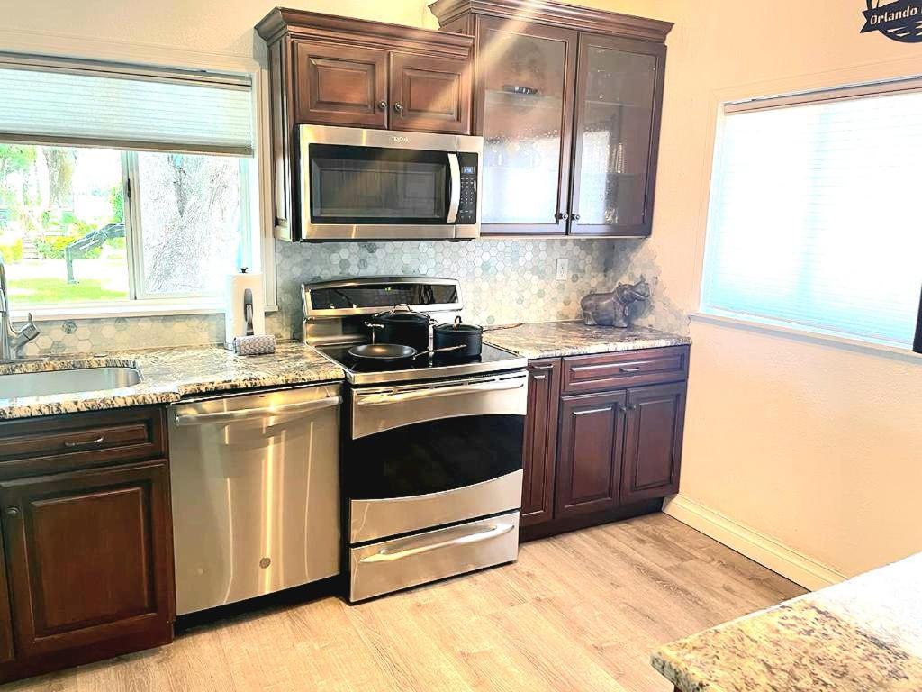 Orlando Lakefront Tiny Homes 6 Plus Month Rentals أورلاندو الغرفة الصورة