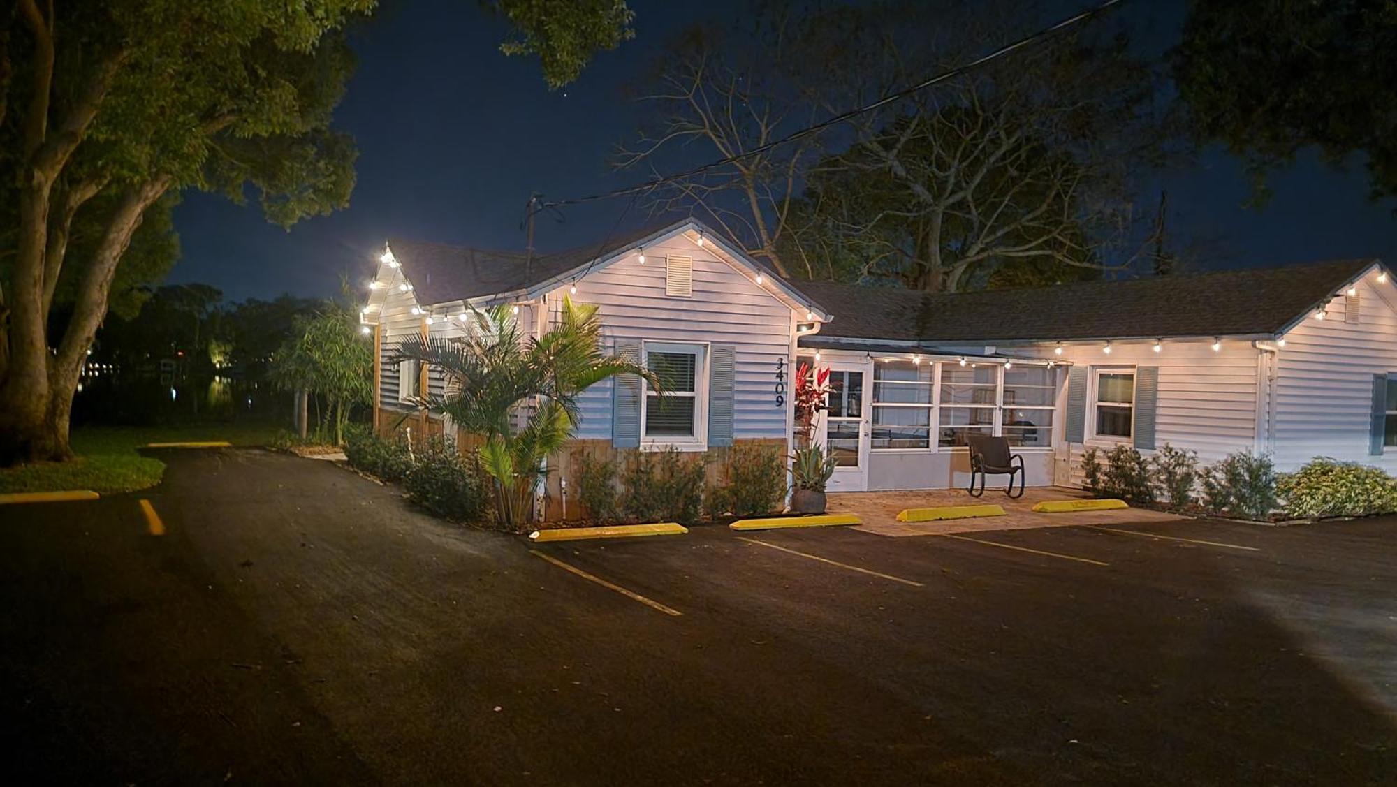 Orlando Lakefront Tiny Homes 6 Plus Month Rentals أورلاندو الغرفة الصورة